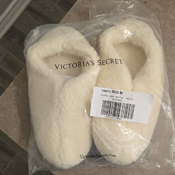 Victoria's Secret Shoes - Victoria's Secret Soft Cream Slippers